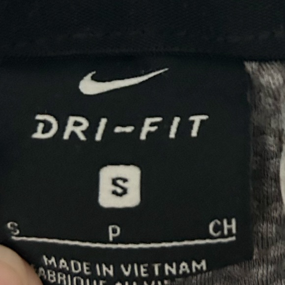 Nike men’s gray jogging shorts - Picture 2 of 3